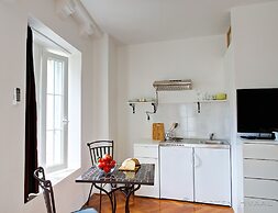 White House Apartments