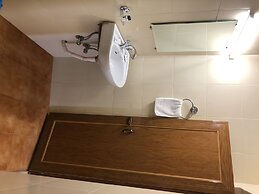 Hotel Saluja