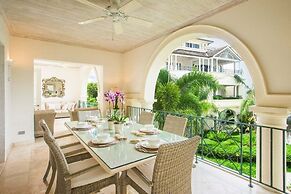 Schooner Bay 205 by Blue Sky Luxury
