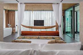 CHECK inn Phnom Penh Royal Palace