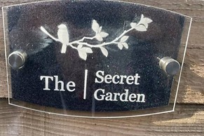 2br-sleeps5-privategarden-freeparking-pets
