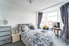 2br-sleeps5-privategarden-freeparking-pets