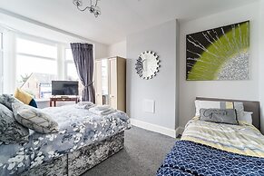 2br-sleeps5-privategarden-freeparking-pets