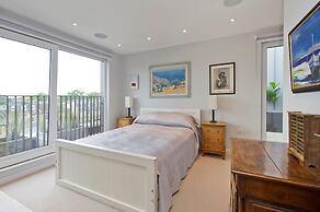 Fabulous 2-bed Penthouse, Wimbledon