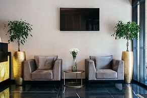 Central Point Hotel