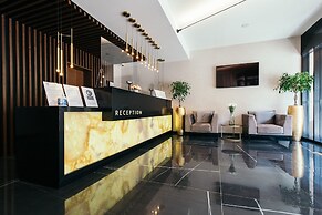 Central Point Hotel