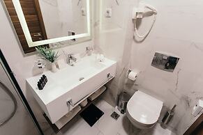 Central Point Hotel