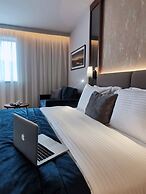Central Point Hotel
