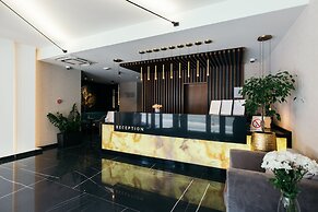Central Point Hotel