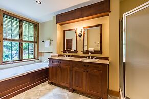 Equinoxe by Tremblant Platinum