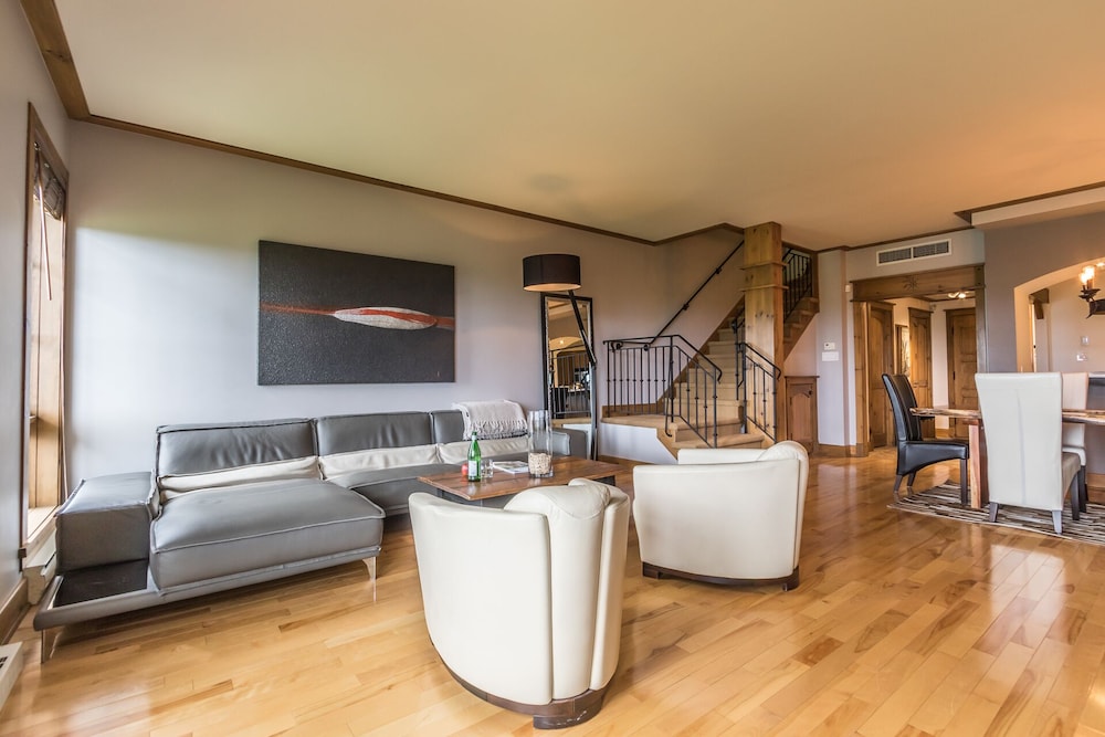 Equinoxe by Tremblant Platinum