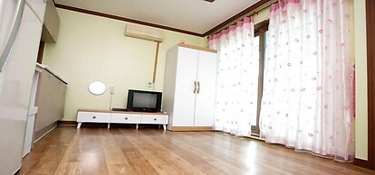 Bandi Hwangto Pension
