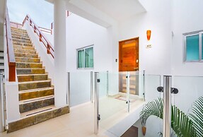 Beachfront Penthouse! Private Jacuzzi! Live the Dream!