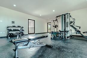 Brand New 1br, AC, Beach, Rooftop Pool