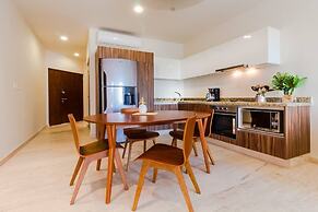 Brand New 1br, AC, Beach, Rooftop Pool