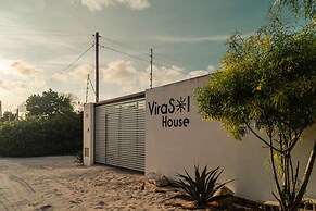 Breathtaking Beach Villa, Feel the Inviting Vibe!