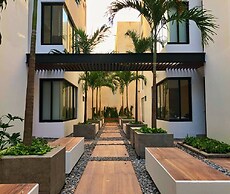 3-br Condo, Partial Ocean View, 2blocks From Ocean