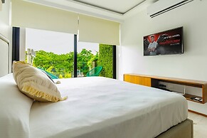Brand New Studio! Steps From The Beach! AC! Best!