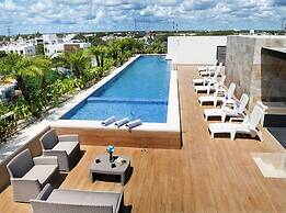 2BR With Rooftop Pool in Great Location! A/c!