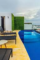 Amazing Studio, Best Location, AC, Beach!