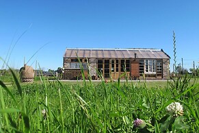 Caliu Earthship Ecolodge