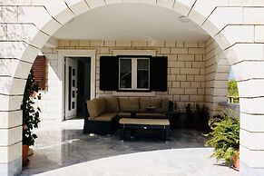 Villa Tonika