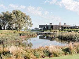 The Sebel Yarrawonga Silverwoods