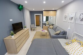 Azbuka Apartment near Congress Hall