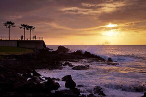 OUTRIGGER Kona Resort & Spa