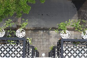 Lion Apartment