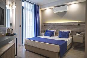 Side Square Hotel
