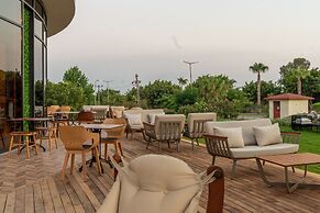 Side Square Hotel