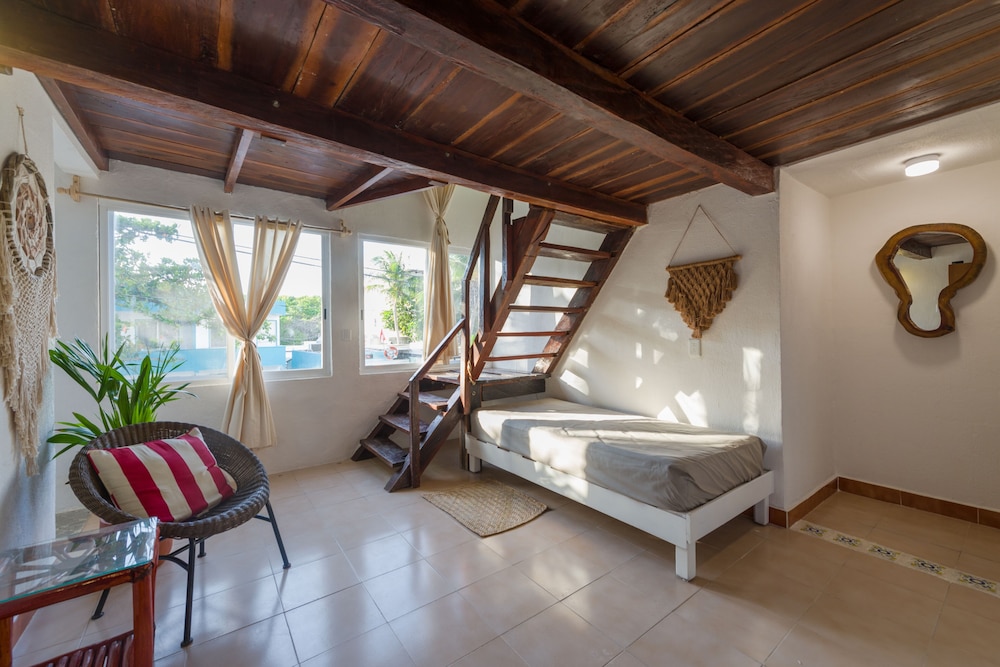 Hotel Caracol Puerto Morelos