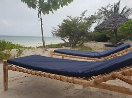 Kilimani Kwetu Beach Hotel