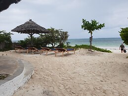 Kilimani Kwetu Beach Hotel