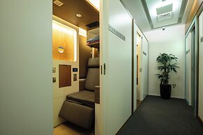Sleepover Terminal 3, Concourse C – formerly sleep ‘n fly