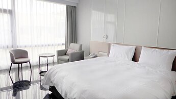 Champ de Roses Hotel