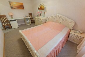 Cherniy Mys Hotel