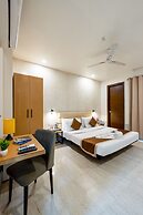 Aadat Hotel Subhash Chowk Gurgaon