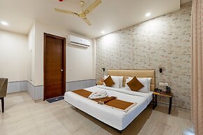 Aadat Hotel Subhash Chowk Gurgaon