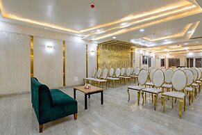 Aadat Hotel Subhash Chowk Gurgaon