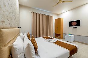 Aadat Hotel Subhash Chowk Gurgaon