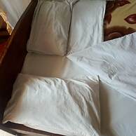 Kibiro Lodge