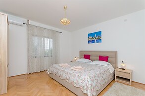Apartment Ana With Private Pool
