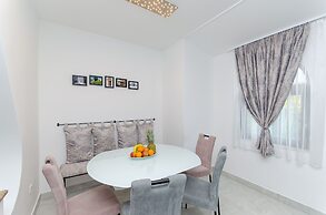 Apartment Ana With Private Pool