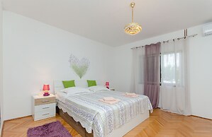 Apartment Ana With Private Pool