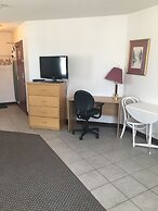 Almada Inn