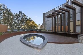 Melbourne City Apartment Hotel