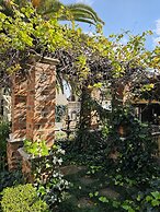 Maison de Leo Luxury Guesthouse
