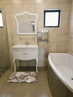 Maison de Leo Luxury Guesthouse